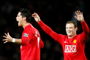 穆伦斯汀！。篊罗鲁尼都是先天怪，，，着实能为曼联踢球的都不缺先天_24直播网