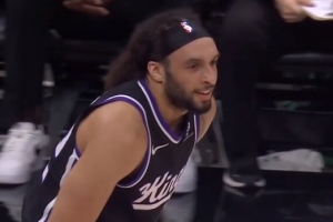 给替补席打嗨了！德文·卡特撤步三分还在进 单节砍下第20分！_24直播网