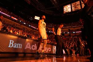 老瑞秋：真希望巅峰库里有阿德巴约这待遇 那样他能破几多纪录？？_24直播网