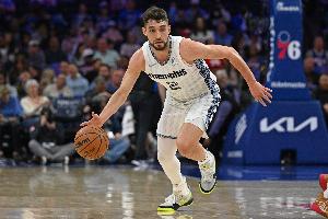 最后时刻被驱逐！杰罗姆20中10&三分10中4空砍26分8助_24直播网