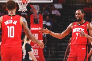 合砍52分！火箭官方宣布赢球海报：封面为KD和小贾击掌瞬间_24直播网