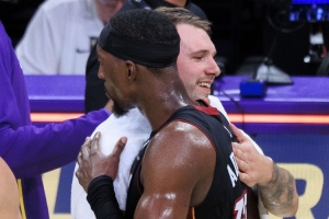 阿德巴约一连两场角逐合砍107分和东契奇并列第11 第一是161分_24直播网