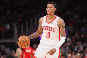 你是唯一正常施展的！小贾巴里10中5拿到11分7板2助 首节拿9分_24直播网