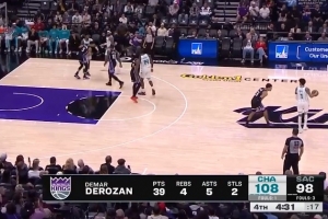 接着上分！德罗赞单打迪亚巴特强突左手上篮 已砍赛季新高39分_24直播网