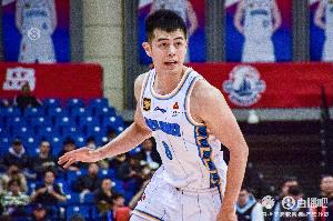 方硕：麦基的接应能力还未完成展现 还得继续磨合让他特点最大化_24直播网