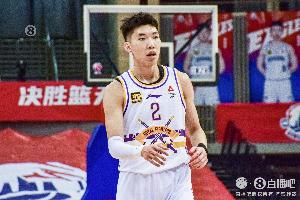 进攻状态不错！廖三宁半场9中4&三分6中3拿到11分5板2助_24直播网