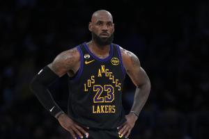 不抢戏！詹姆斯复出高效孝顺18分7板7助2断1帽_24直播网