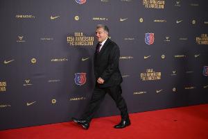 多名教授发联名文章评巴萨：财务越发稳健，，，，，，赢不少冠军+阵容更新_24直播网