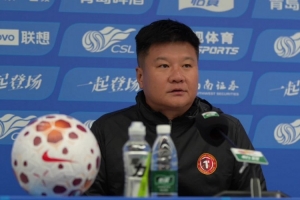 中超第2轮赛后新闻宣布会上，，，，，，主教练李金羽对本场角逐举行了总结_24直播网