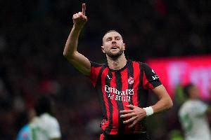 跟队记者：米兰着手与帕夫洛维奇续约3年，，年薪涨至250万欧_24直播网