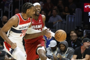 阿德巴约：要怪就怪奇才的教练 我拿30分了他们都不包夹我_24直播网