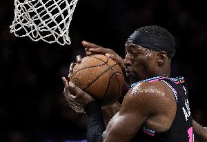 今天几多分？？？？？？阿德巴约首节1中0&罚球4中3 仅获得3分2板 正负值-10_24直播网