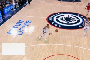 不贪功！威少面临空篮送妙传 雷诺接球腾飞双手暴扣&10中10_24直播网