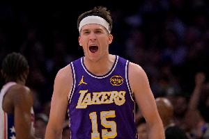 里夫斯：我通常反面篮球语言 要说也是难听话&且是在体现差的时间_24直播网