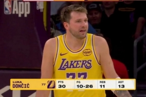 卢卡绝杀掘金：湖人有季后赛气氛了？？？？_24直播网