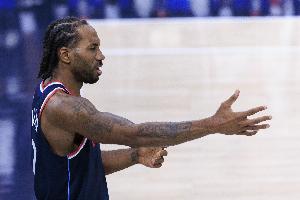 总是你！德罗赞今日两次把小卡打回易服室 第二次后者直接退赛了_24直播网