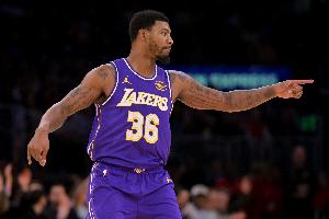 变身3D？？？？？？斯马特成队史第二位单场5+三分5+抢断  比肩科比_24直播网