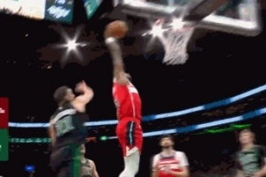 垃圾时间打嗨了！哈迪还击越过普理查德单臂滑翔劈扣打停_24直播网