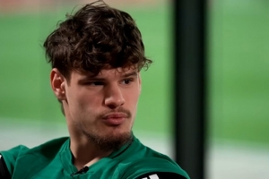 凯尔凯兹：和罗伯逊就传中聊了许多，，，，，，他是利物浦传奇各人很爱他_24直播网