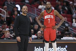 乌度卡：不可每回合都让KD持球提倡 尤其当我们无法处分包夹_24直播网