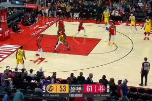 ?恩仇对决！艾顿凿了卡佩拉半天一个踉跄 后仰中投打铁_24直播网