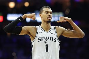 攻击MVP！文班近6战场均31分11.7篮板3.8盖帽 三分掷中率43%_24直播网