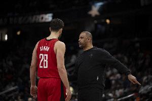 申京尚有其他伤病吗？？？？？？乌度卡：背部现在是主要问题也是缺阵原因_24直播网