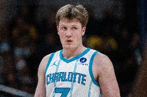 稳。。】四崤宥23分钟14中8拿到22分 正负值+27_24直播网