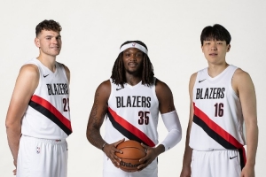 拓媒：若今夏留不住罗威 杨瀚森需生长 每场能抗住十几分钟才行_24直播网