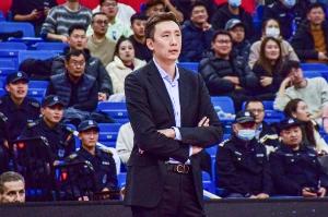 主教练易立指导因紧迫家庭事务需要处理 将缺席今晚客战青岛角逐_24直播网