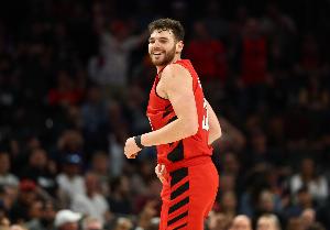 砍28+13！斯普利特：克林根前进太大了 进攻越来越从容 3分也有了_24直播网