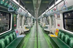 国安元素满满！北京地铁推出国安联名车厢_24直播网