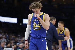 本赛季勇士场均甩45.2记三分全同盟最多 掷中率35.7%同盟第16！_24直播网