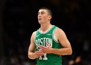 能攻善传！普理查德16中8孝顺19分7助 正负值+25最高_24直播网