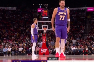 探囊取物！东契奇首节场均11.7分领跑全同盟_24直播网