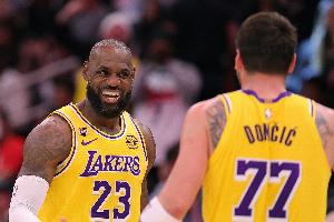 背靠背第二战三双？？？？东契奇：没有老詹我们赢不了 他打球看着过瘾_24直播网