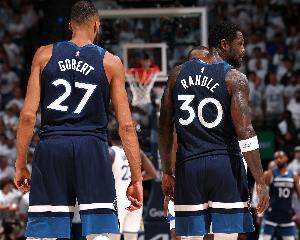 惋惜最后连丢5分输球！爱德华兹缺战&森林狼全队施展六人上双_24直播网