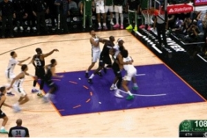 没玩好！古德温罚球居心不中但篮板被雄鹿抢到时间走完_24直播网