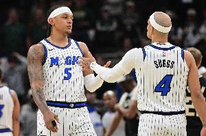 升沉这么大？？魔术惜败湖人遭遇四连败 在此之前曾七连胜_24直播网