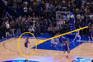 射手的自我修养！肯纳德接球前很是悠闲地整理了护臂 后稳稳掷中_24直播网