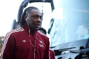 英媒：新闻人士透露埃泽只是小腿拉伤，，无需太过担心_24直播网