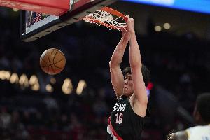 媒体人：杨瀚森身型速率攻守两头前进肉眼可见 G联赛磨炼价值挺好_24直播网