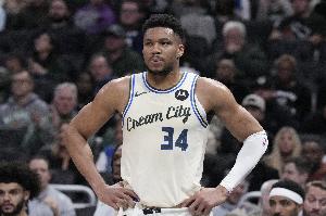 Shams：NBPA与字母哥及其经纪人举行了相同 他们相信字母哥想复出_24直播网