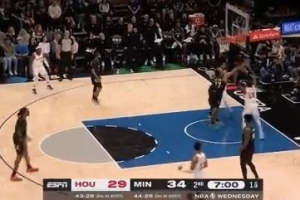 大锤发力！李凯尔单防伊森 一连送后者大帽并；；；；；；ず蟪±喊錩24直播网