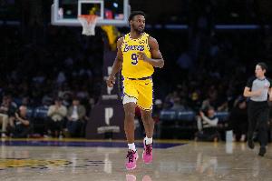 雷迪克：今天原来没妄想让布朗尼上场 对他的体现和潜力感应知足_24直播网