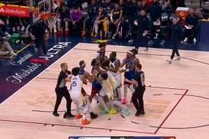 人不少事不大！勇士和掘金爆发小冲突 纳吉&小佩顿&梅尔顿3人技犯_24直播网