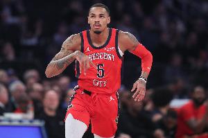 填满数据栏！德章泰·穆雷14中8得19分4板6助1断1帽 得分全队最高_24直播网