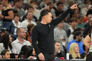 篮板领先20个 米奇：篮板一直是重点 球队上下都需要意识到这一点_24直播网