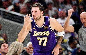 东契奇的疯狂三月！月最佳球员稳了吧？？？ 三分回暖后进攻再无死角_24直播网