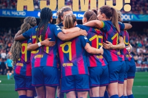 气氛热烈！女足欧冠国家德比，，，，，，60067人在诺坎普现场观战_24直播网